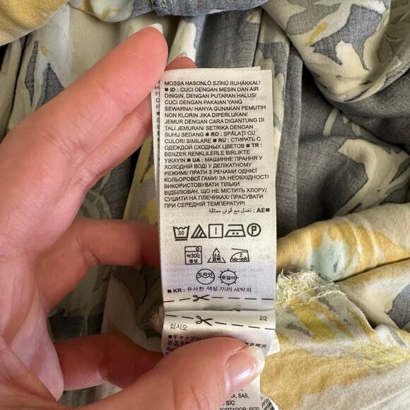 GAP Soft Fit & Flare Dress S Navy Floral Yellow Rayon Summer Spaghetti Strap - Picture 9 of 10